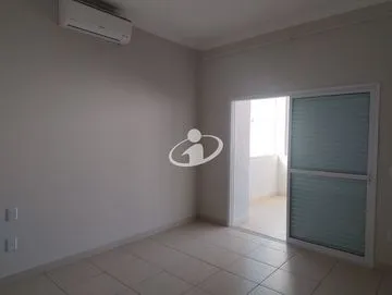 Casa em condomínio para vender no Jardim Inconfidencia imagem 1