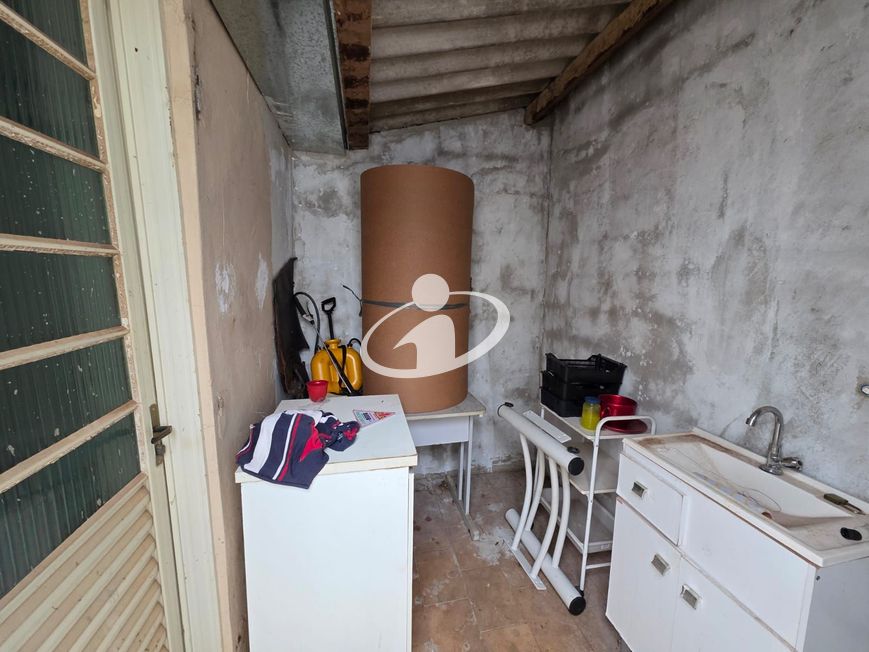 CASA COM COMERCIO_Venda