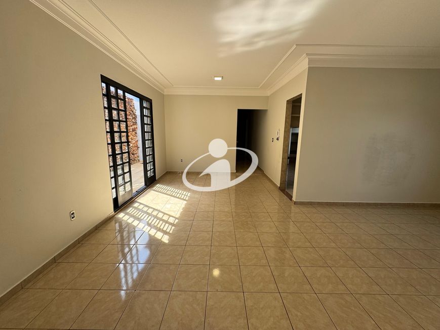 CASA RESIDENCIAL_Venda