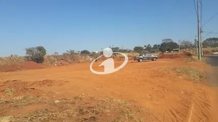 Area para vender no Custodio Pereira imagem 1