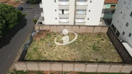 Terreno para vender no Santa Monica imagem 1