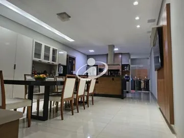 Casa/condominio para vender no Novo Mundo imagem 1