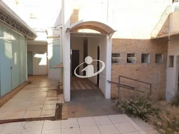 Imovel Comercial para vender no Centro imagem 1