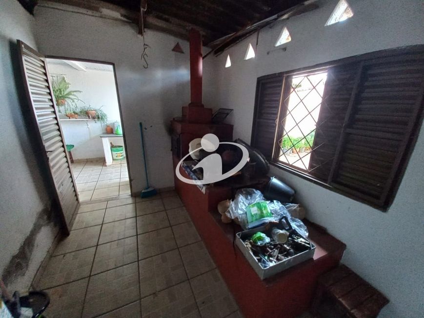 CASA COM COMERCIO_Venda