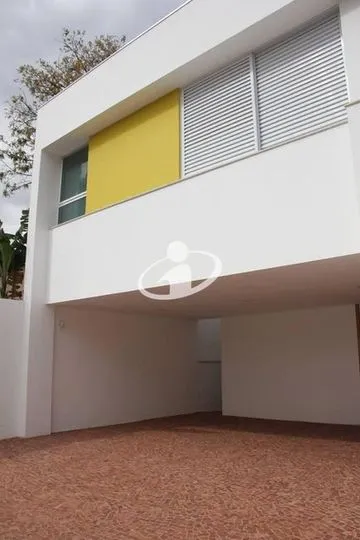 Casa Residencial para vender no Jardim Karaiba imagem 1