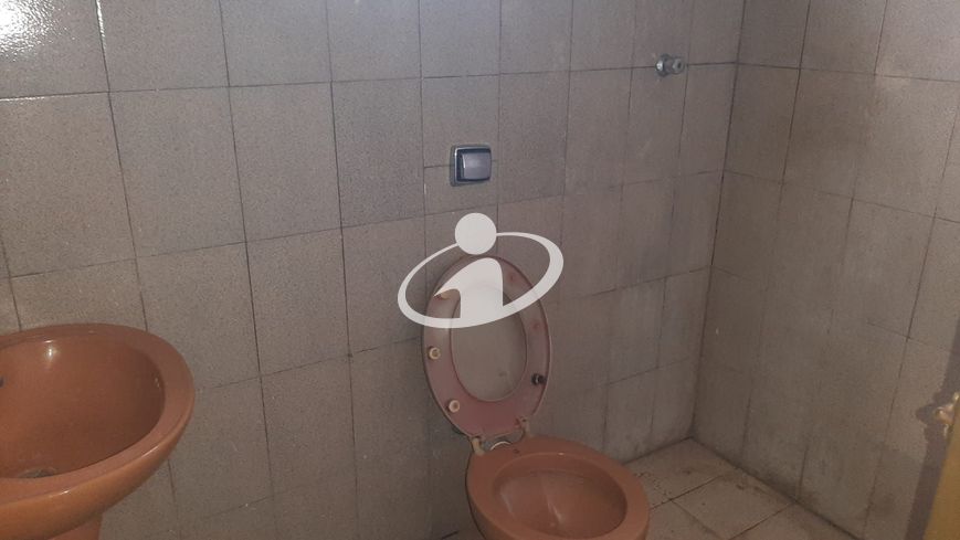 CASA COM COMERCIO_Venda