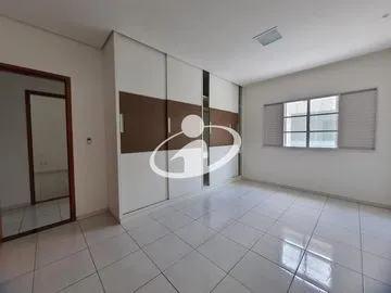 Casa Residencial para vender no Segismundo Pereira imagem 1