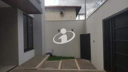 Casa Residencial para vender no Vigilato Pereira imagem 1