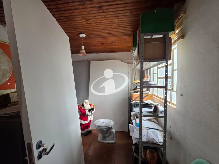 CASA COM COMERCIO_Venda