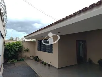 Casa Residencial para vender no Vigilato Pereira imagem 1