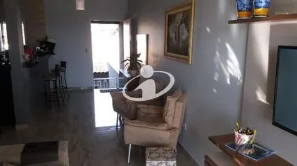 Apto Com Comercio para vender no Laranjeiras imagem 1