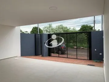 Casa/sobrado para vender no Jardim Karaiba imagem 1