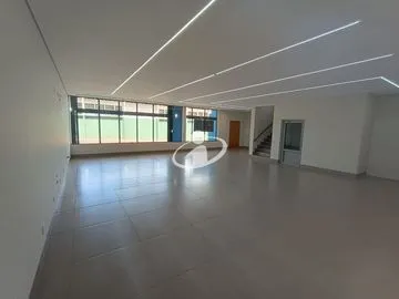 Imovel Comercial para vender no Osvaldo Rezende imagem 1