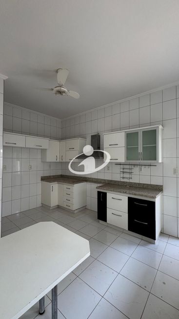CASA/CONDOMINIO_Venda