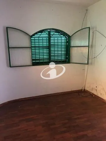 Casa Residencial para vender no Custodio Pereira imagem 1