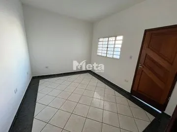 Casa para alugar no Jardim Canaa imagem 1