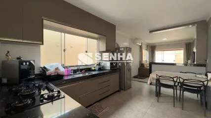 Casa para vender no Segismundo Pereira imagem 1