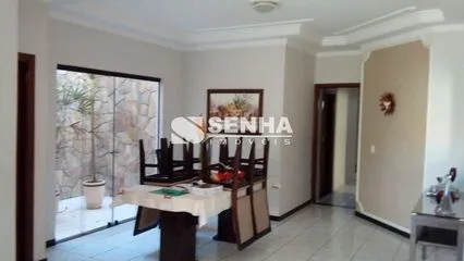 Casa para vender no Santa Mônica imagem 1