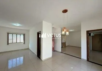 Casa para alugar no Centro imagem 1