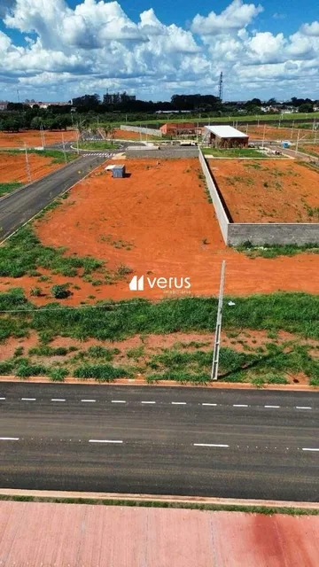 Terreno Em Condomínio para vender no Novo Mundo imagem 1