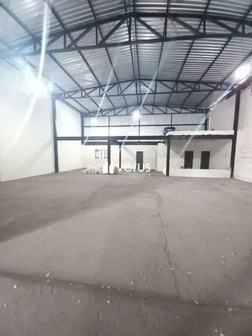 Galpão para alugar no Custodio Pereira imagem 1