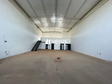 Galpão para alugar no Novo Mundo imagem 1