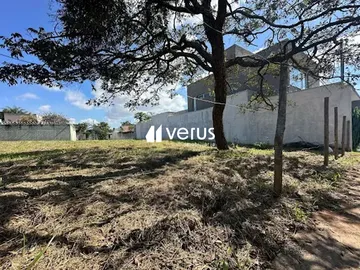 Terreno Em Condomínio para vender no Jardim Karaiba imagem 1