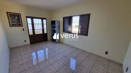 Casa Comercial para vender no Tibery imagem 1