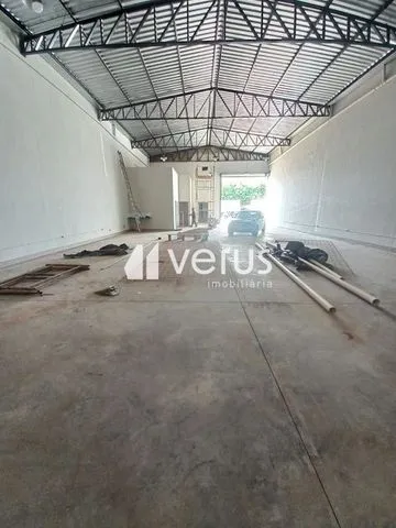 Galpão para alugar no Segismundo Pereira imagem 1