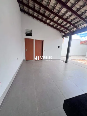 Casa para vender no Segismundo Pereira imagem 1