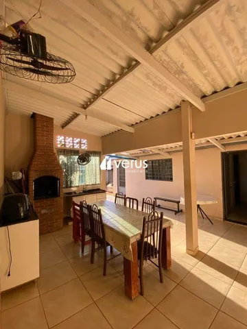 Casa para vender no Segismundo Pereira imagem 1