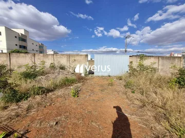 Terreno Em Condomínio para vender no Segismundo Pereira imagem 1