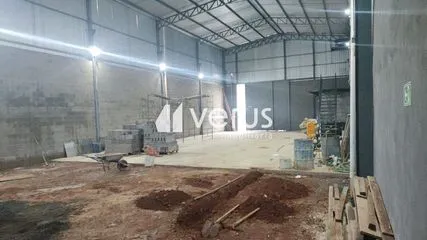 Galpão para alugar no Custodio Pereira imagem 1