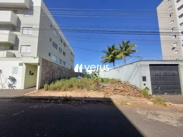 Terreno Em Condomínio para vender no Segismundo Pereira imagem 1