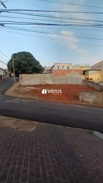Terreno para vender no Fundinho imagem 1