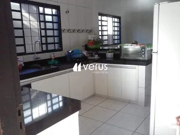 Casa para vender no Jardim Canaa imagem 1
