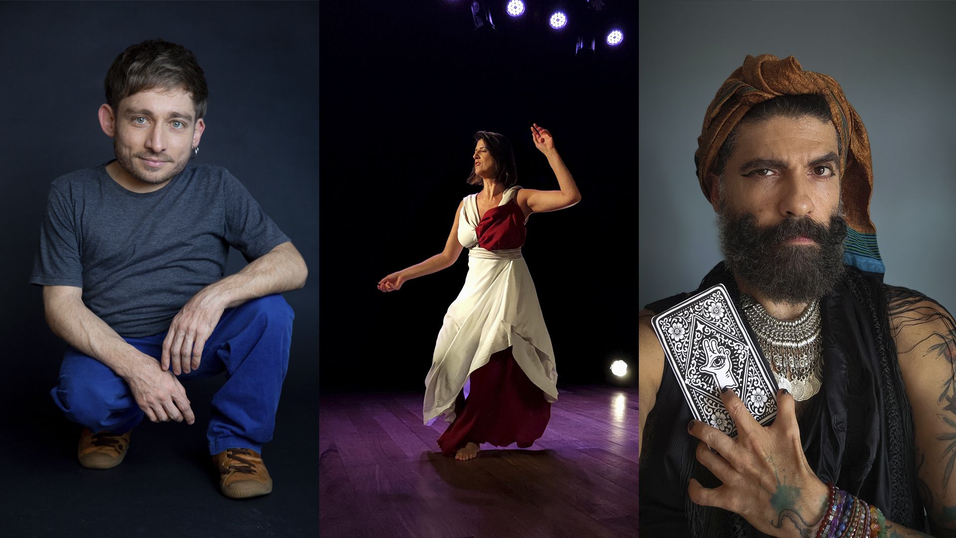 Uma composi&ccedil;&atilde;o fotogr&aacute;fica horizontal apresenta tr&ecirc;s cenas distintas lado a lado. Na primeira imagem, &agrave; esquerda, o ator Giovanni Venturini agacha-se sobre fundo preto, olhando para a c&acirc;mera com um sorriso discreto, vestindo camiseta cinza e cal&ccedil;a azul vibrante. No centro, a atriz Moira Braga performa descal&ccedil;a em um palco de madeira sob luzes roxas e amareladas, trajando um figurino de camadas brancas e vermelhas, com os olhos fechados. Na terceira imagem, &agrave; direita, Claudio Rubino posa com turbante ocre, barba longa e colares &eacute;tnicos, segurando uma carta de tar&ocirc; que destaca uma m&atilde;o com um olho contra um fundo cinza-azulado. A montagem une retratos perform&aacute;ticos e art&iacute;sticos.