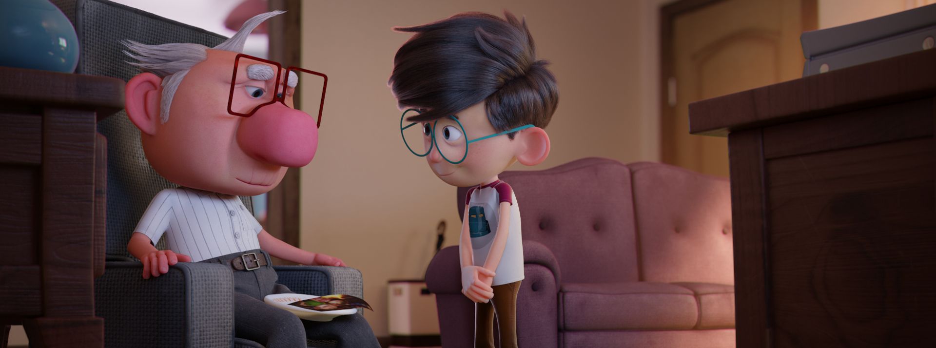 O desenho apresenta um senhor branco, com cabelo branco, óculos, camisa branca e calça cinza. Ele está sentado em uma poltrona. Em frente a ele, há o neto, um menino branco, com cabelo castanho e óculos.