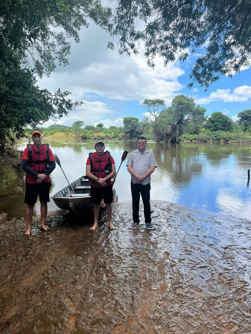 Corpo de Bombeiros transporta famílias que estão em áreas isoladas em Patos do Piauí