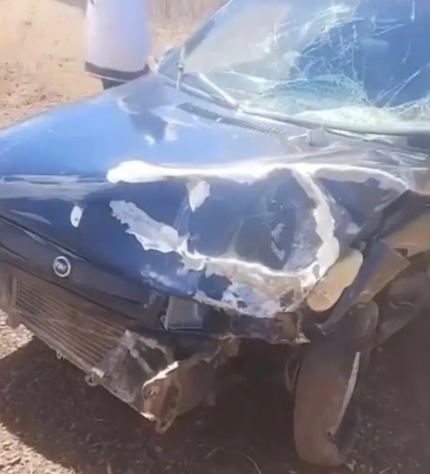 Mulher fica gravemente ferida em colisão entre moto e carro na PI-245, em Geminiano