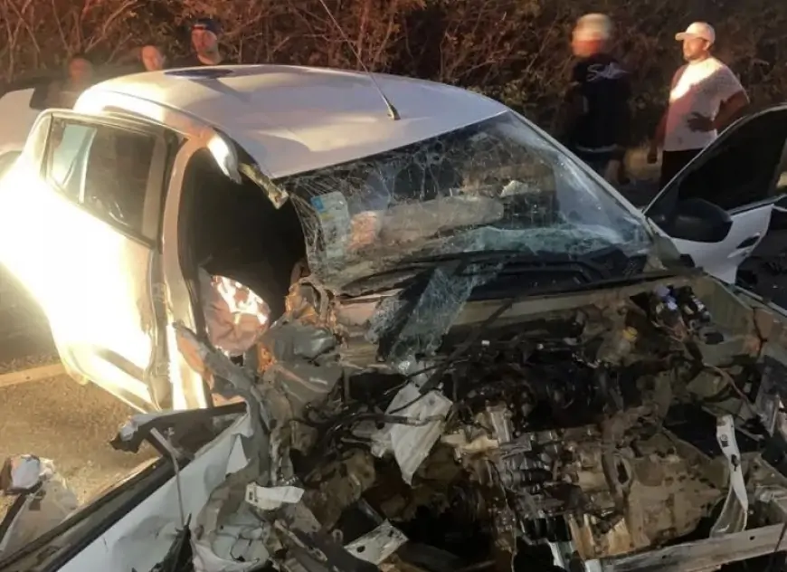Colisão entre dois carros deixa três pessoas feridas na BR-230, em Oeiras