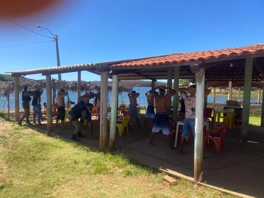 Polícia Militar é acionada por perturbação do sossego na Barragem da Bocaina e conduz dois homens por desobediência