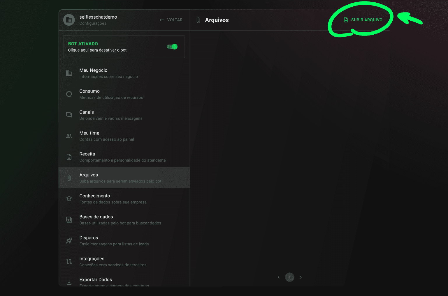 Imagem da página de adição de arquivos com uma seta apontada para a opção Subir arquivo, no canto superior direito.