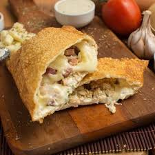 Pastel Frango, catupiry, bacon e queijo