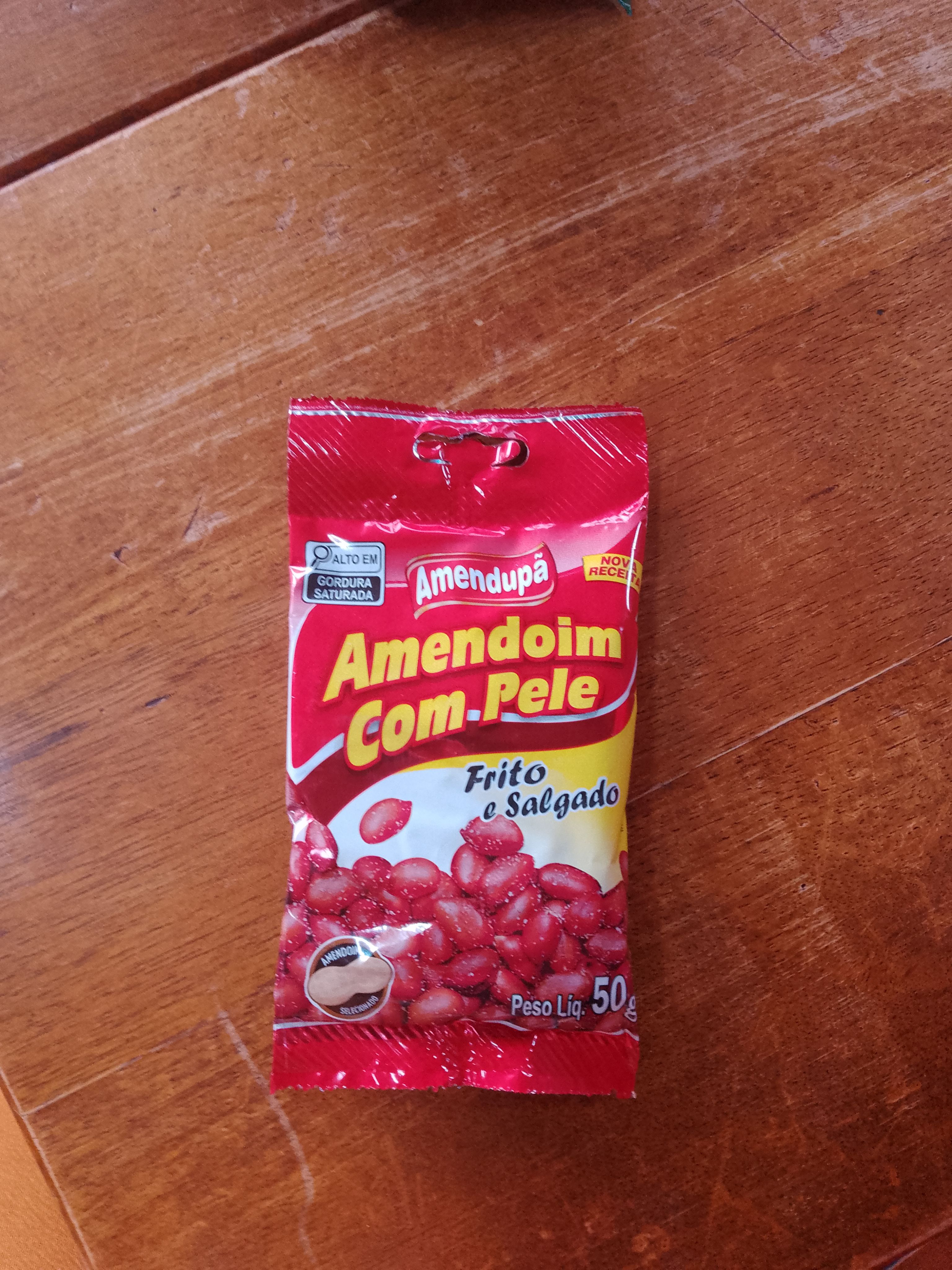 Amendoim com pele