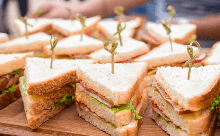 Mini sanduíches são excelentes opções de lanche para as crianças