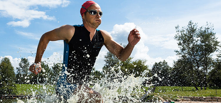 Triathlon Internacional de Santos reúne mil atletas no domingo