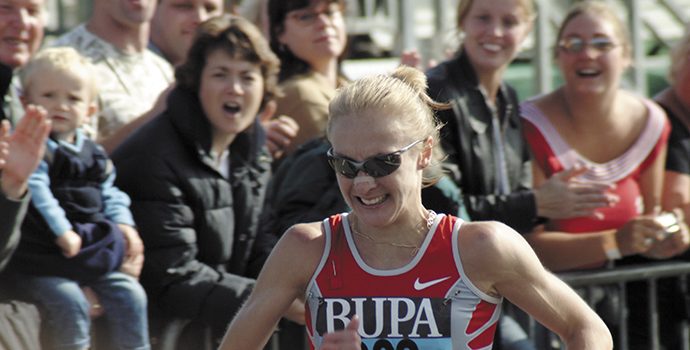 A emoção de cruzar a linha de chegada