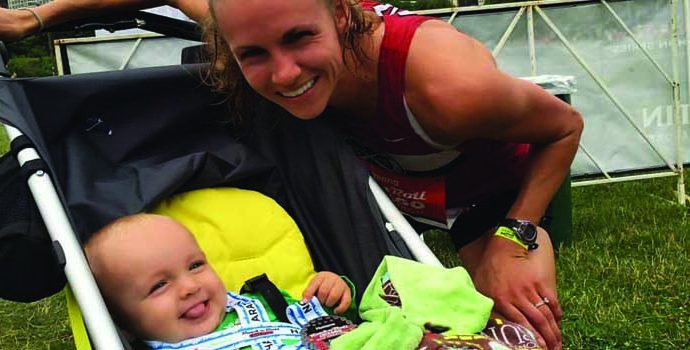 Mãe bate recorde mundial correndo com a filha