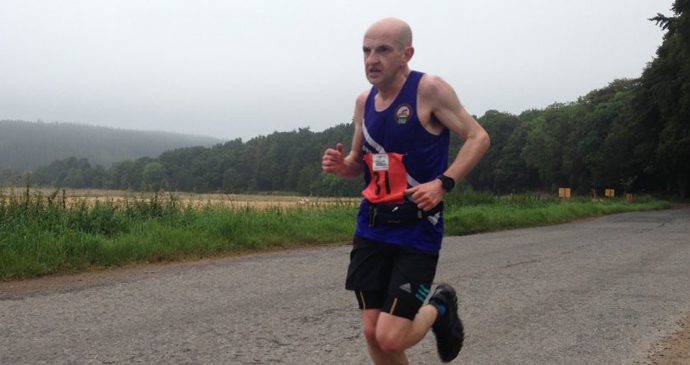 Maratonista erra percurso e ainda ganha prova